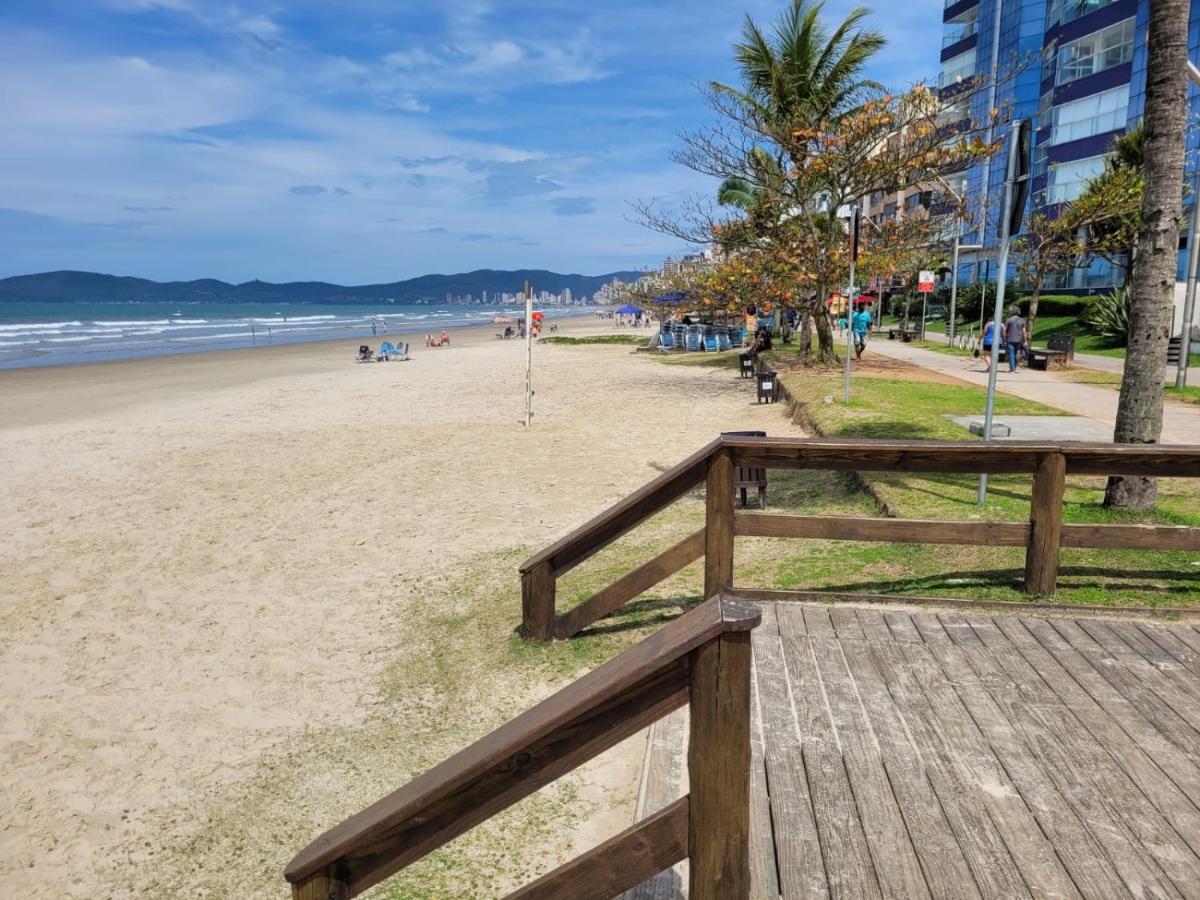 Apartamento 200 Metros Da Praia 03 Quartos Com Ar Condicionado - Meia Praia - Итапема Экстерьер фото