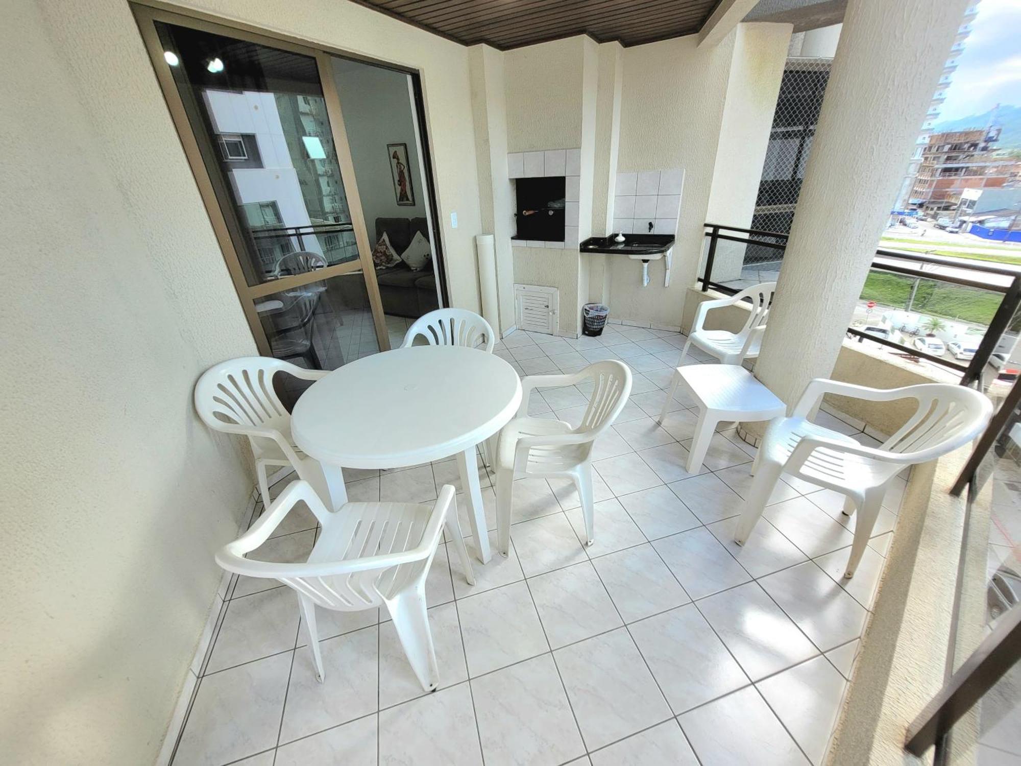 Apartamento 200 Metros Da Praia 03 Quartos Com Ar Condicionado - Meia Praia - Итапема Экстерьер фото